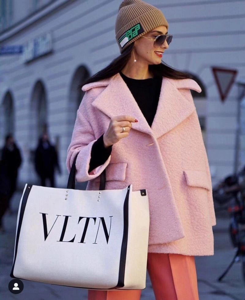 Modern Valentino Shopping Bags 59580
