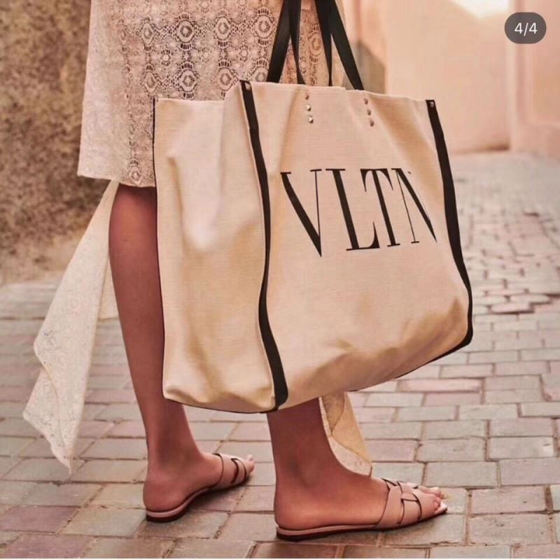 Modern Valentino Shopping Bags 59580