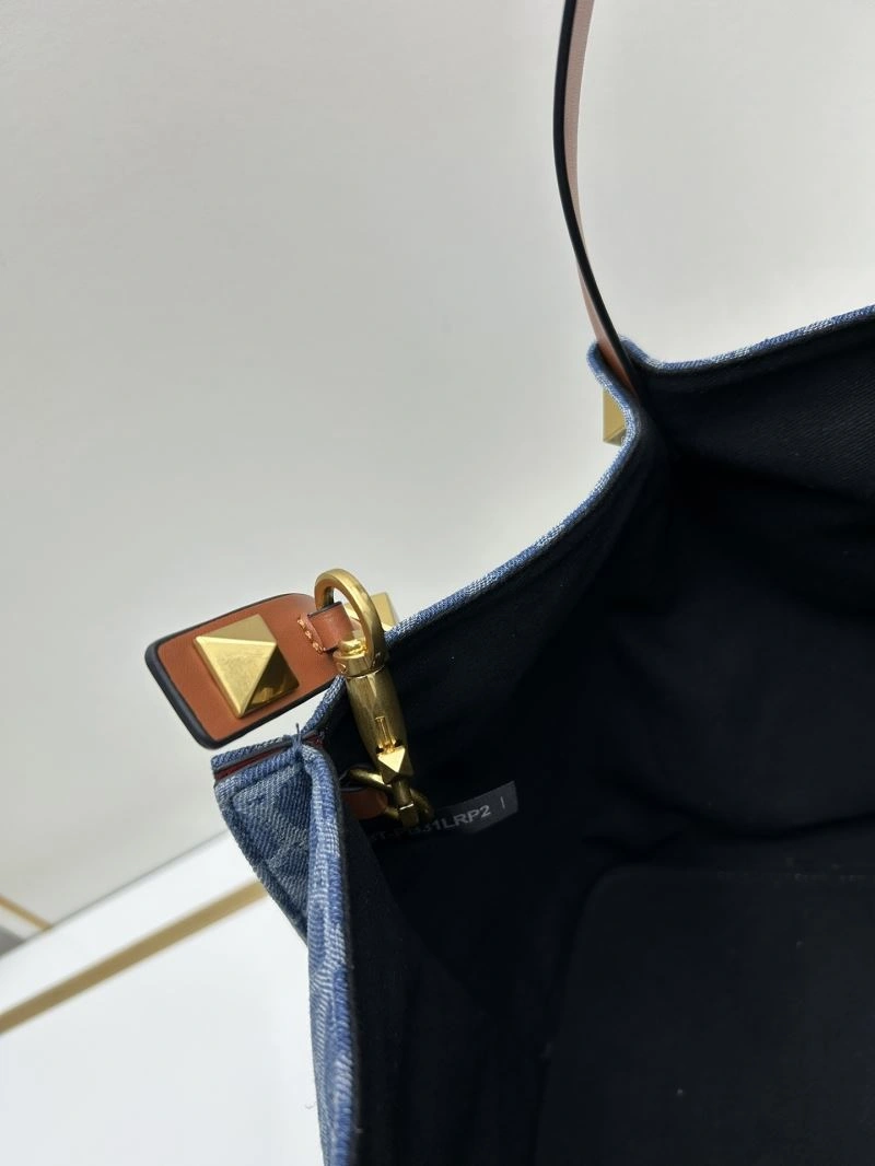 Efficient Valentino Shopping Bags 82001