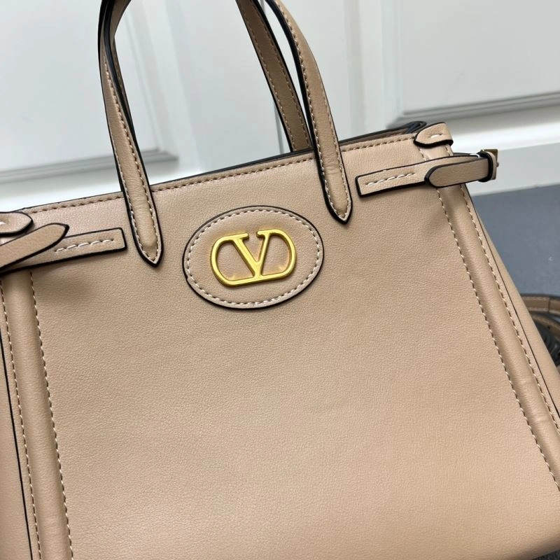 Trendy Valentino Shopping Bags 81967