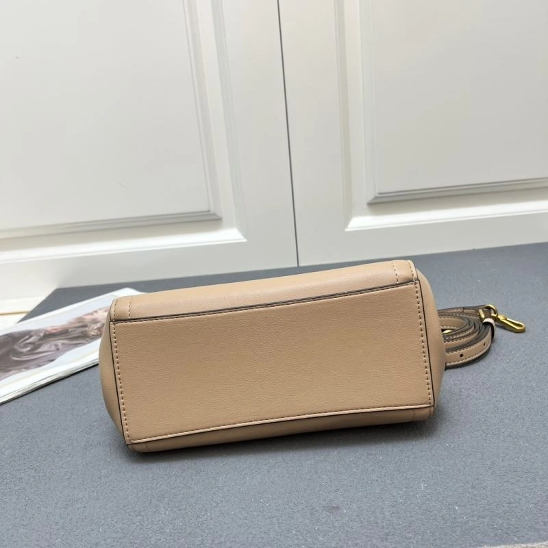 Trendy Valentino Shopping Bags 81967