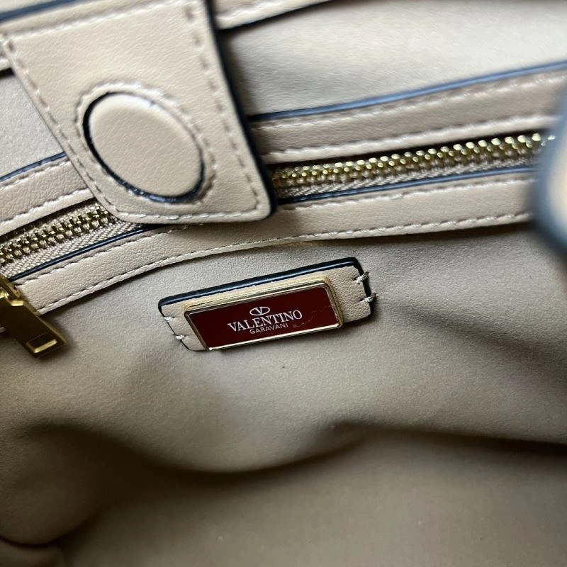 Trendy Valentino Shopping Bags 81967