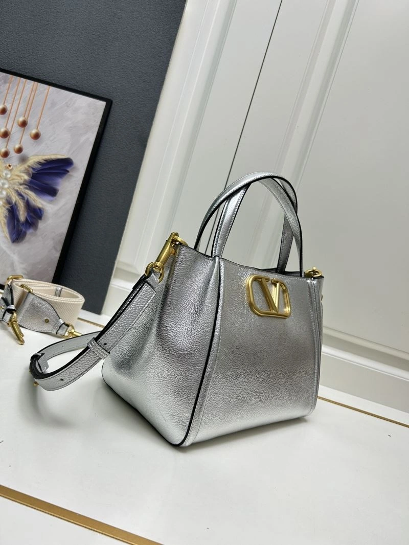 Timeless Valentino Shopping Bags 81963