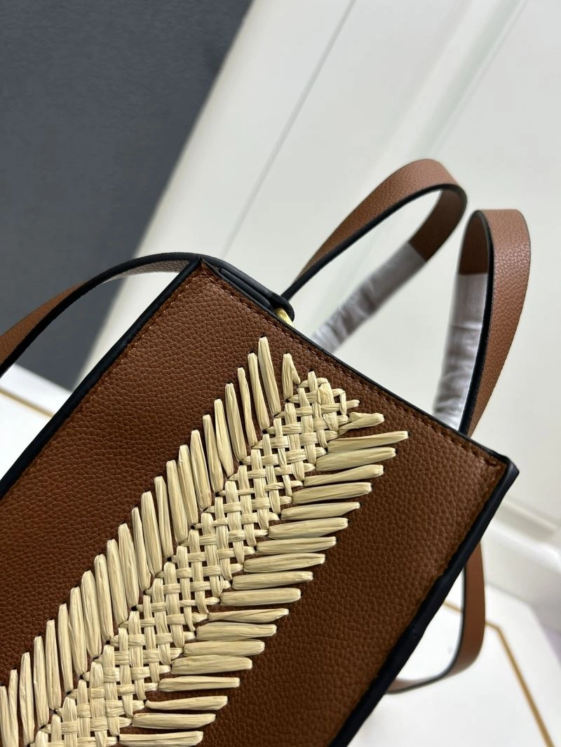EyeCatching Valentino Shopping Bags 81952