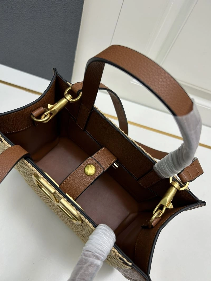 EyeCatching Valentino Shopping Bags 81952
