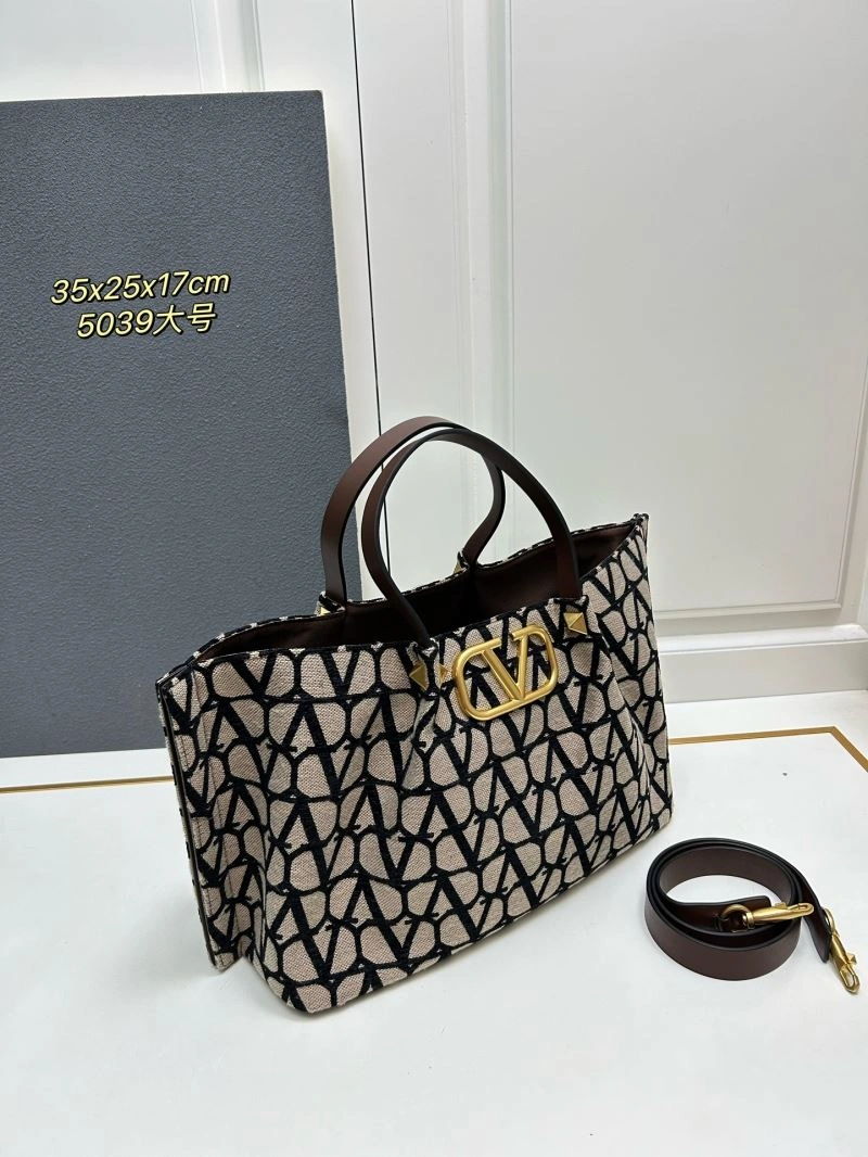 Effortless Valentino Shopping Bags 81939
