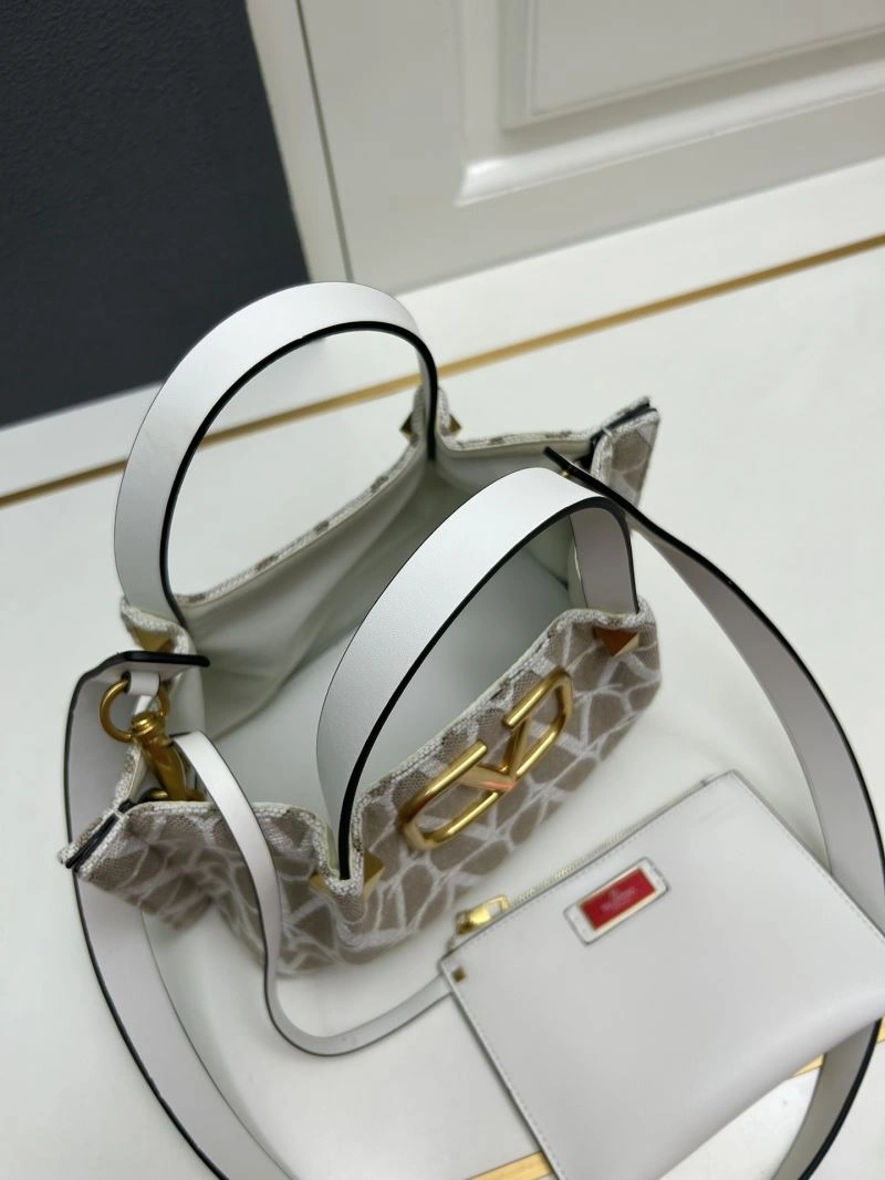 Timeless Valentino Shopping Bags 82018