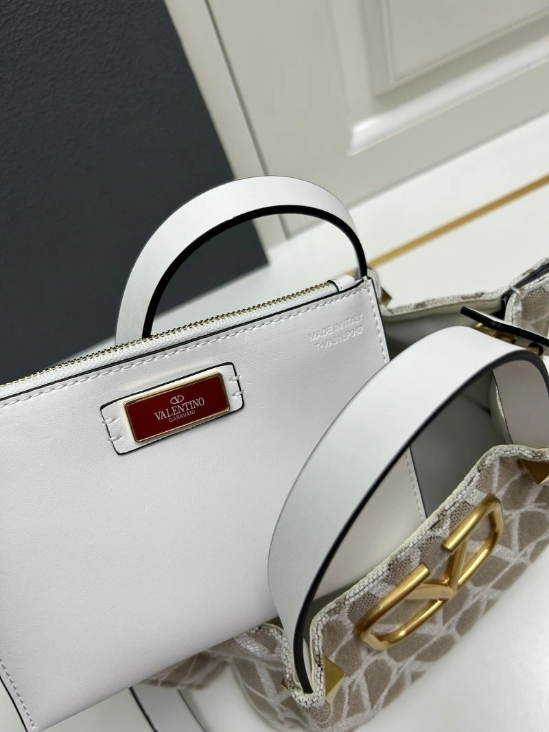 Timeless Valentino Shopping Bags 82018