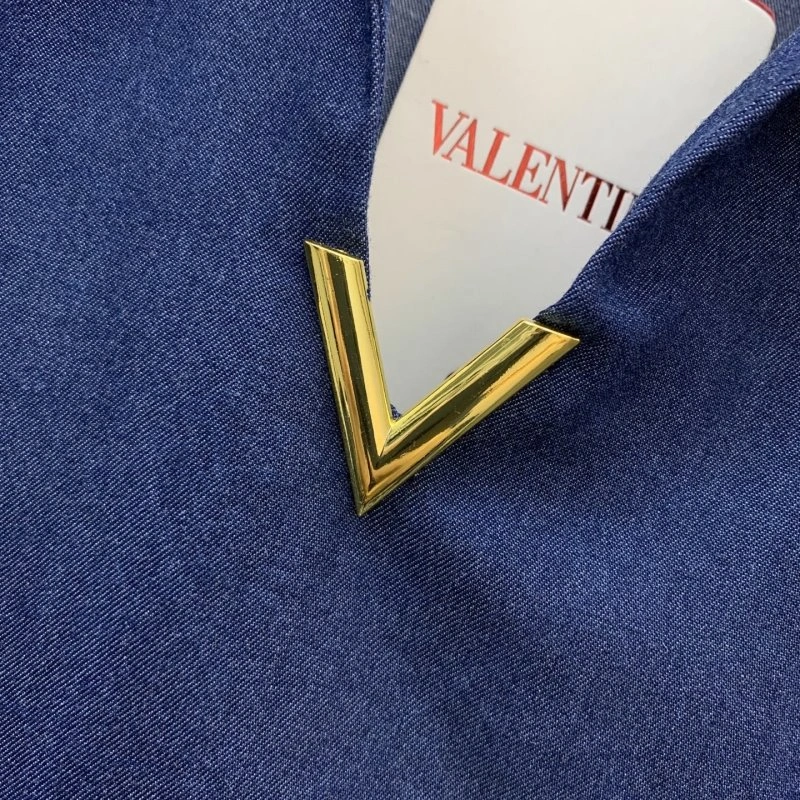 Bright Valentino Short Suits 174392