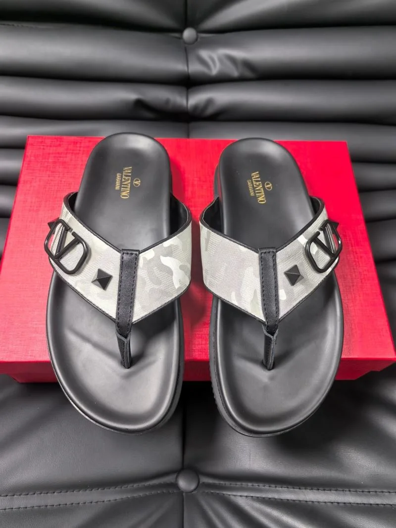 EyeCatching Valentino Slippers 35787