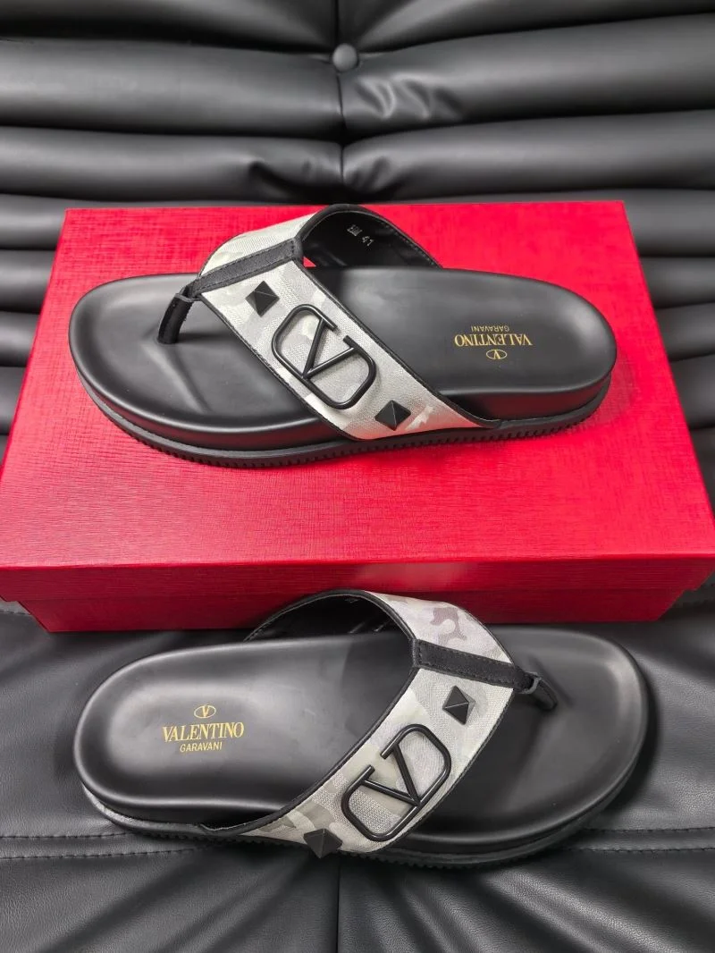 EyeCatching Valentino Slippers 35787