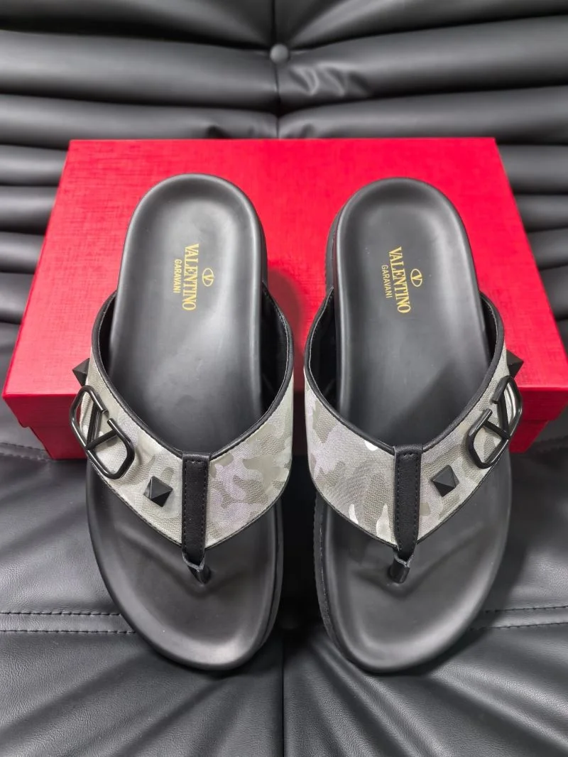 EyeCatching Valentino Slippers 35787