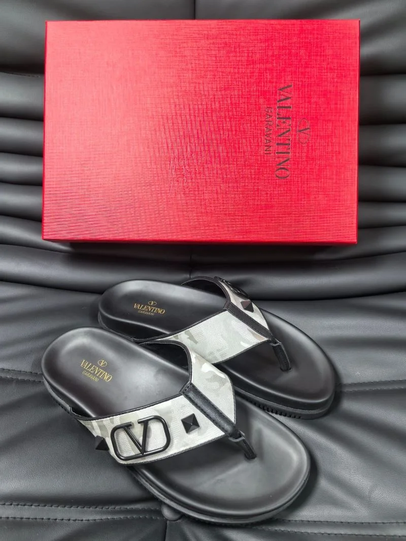 EyeCatching Valentino Slippers 35787