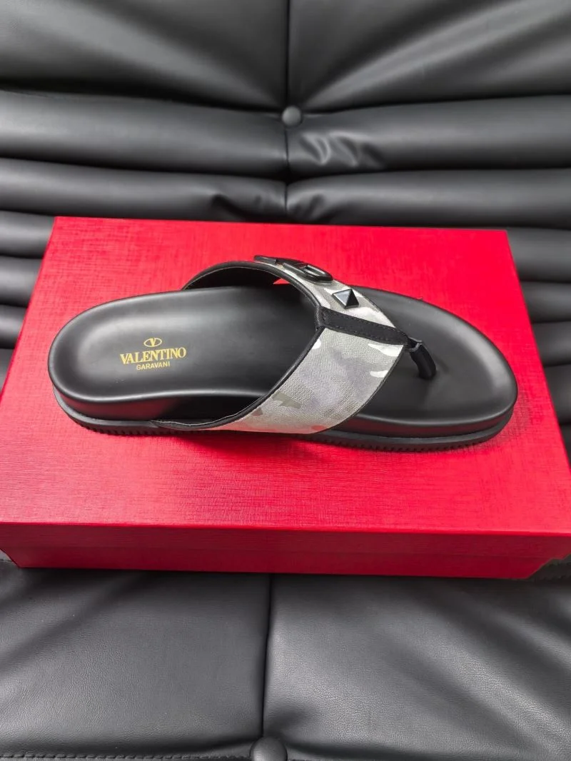 EyeCatching Valentino Slippers 35787