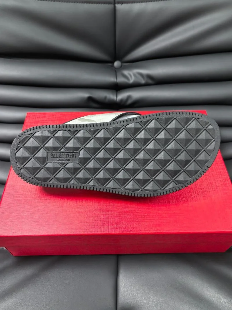 EyeCatching Valentino Slippers 35787