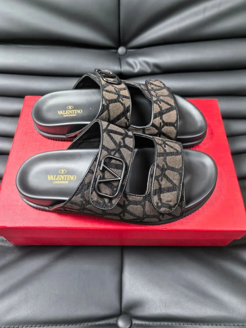 Youthful Valentino Slippers 35774