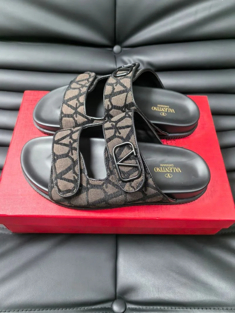 Youthful Valentino Slippers 35774