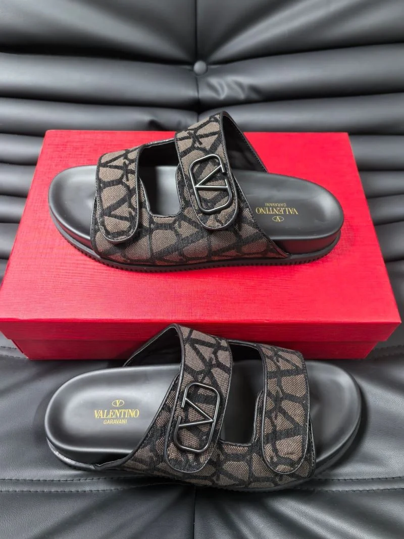 Youthful Valentino Slippers 35774