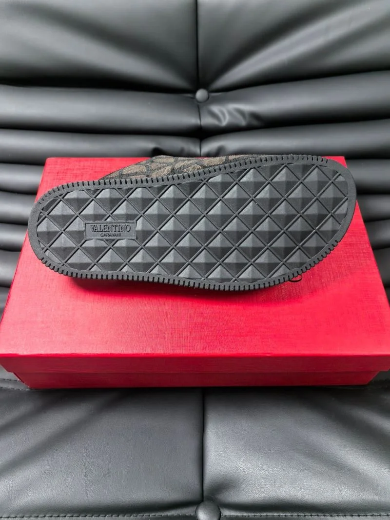 Youthful Valentino Slippers 35774
