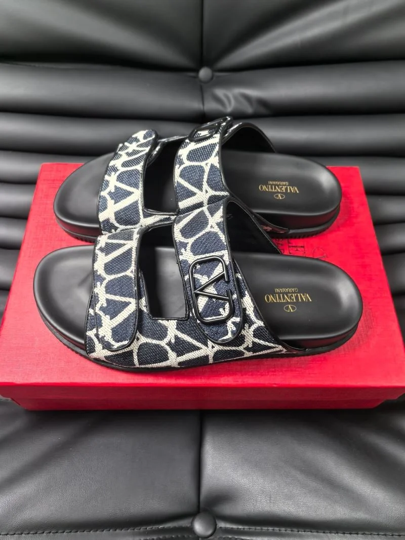 Youthful Valentino Slippers 35767