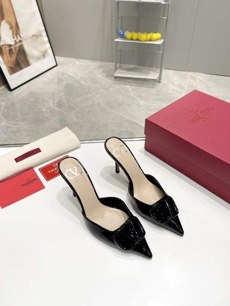Supportive Valentino Slippers 36583