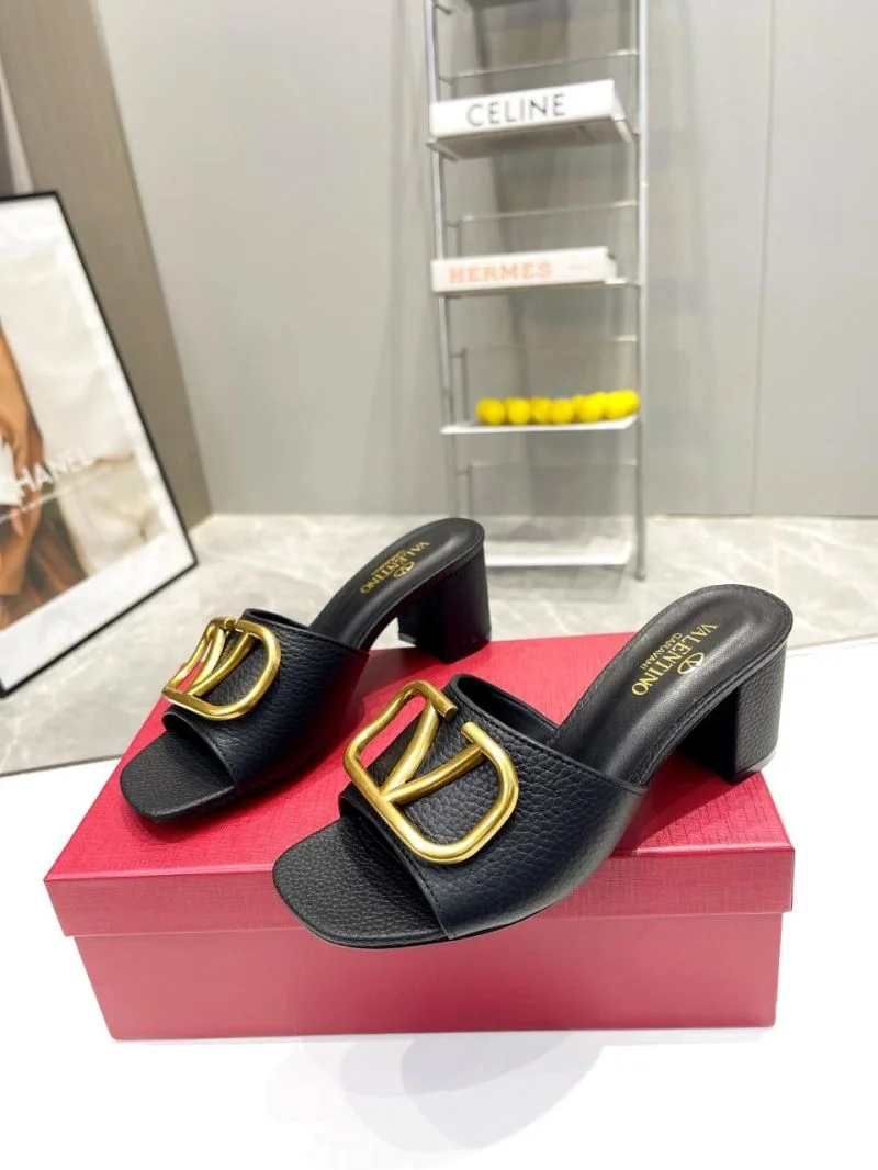 Stylish Valentino Slippers 36561