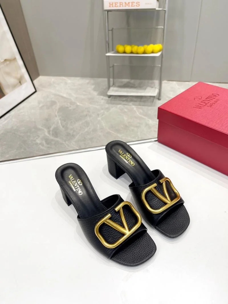 Stylish Valentino Slippers 36561