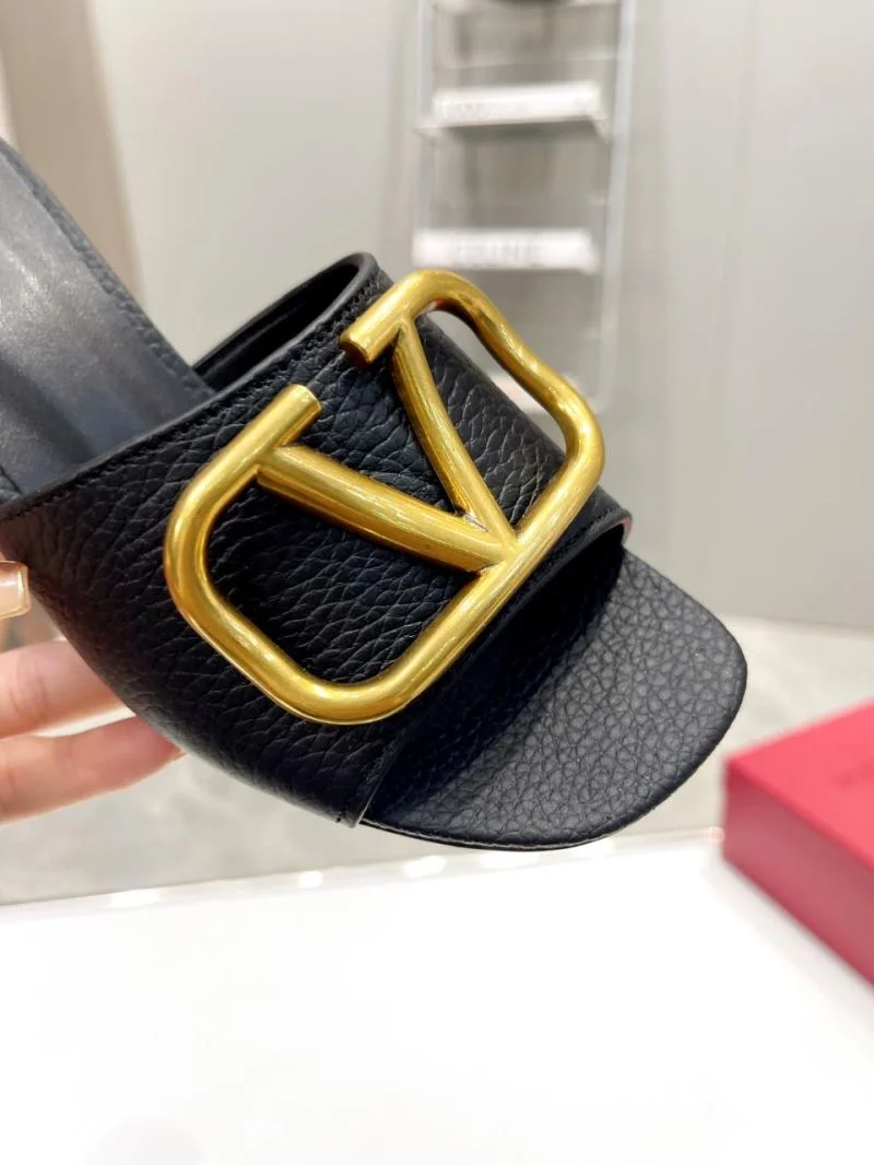 Stylish Valentino Slippers 36561