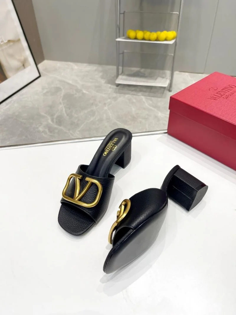 Stylish Valentino Slippers 36561