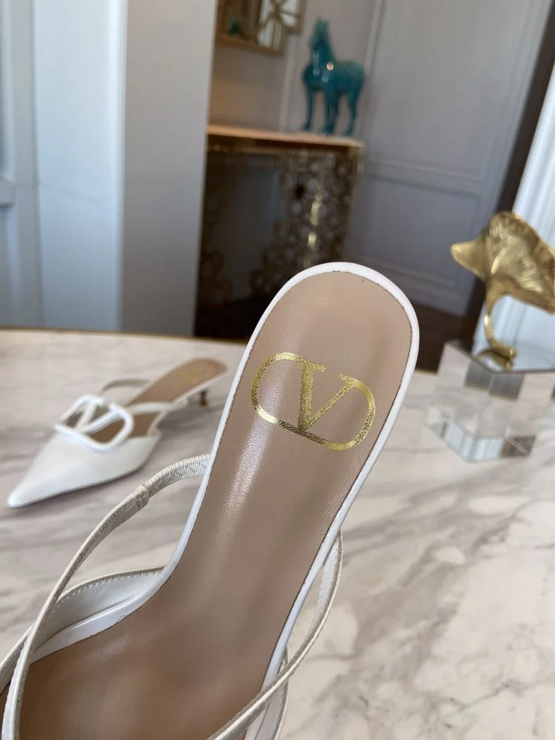 Sleek Valentino Slippers 36587