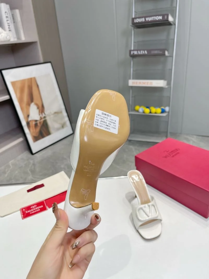 Valentino Slippers Elegant 36588