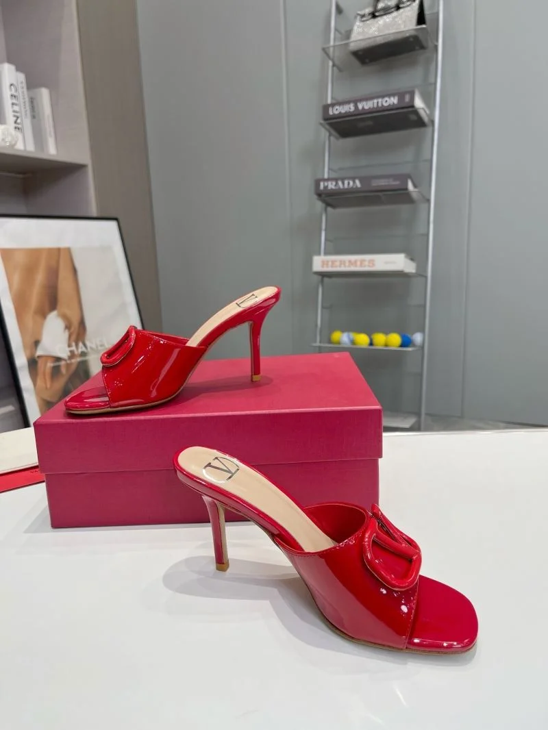 Chic Valentino Slippers 36579