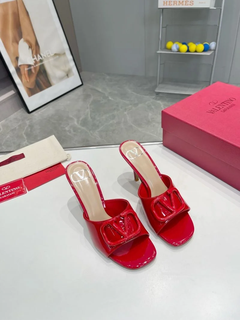 Chic Valentino Slippers 36579