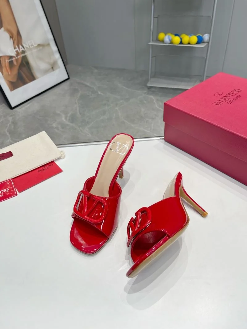 Chic Valentino Slippers 36579