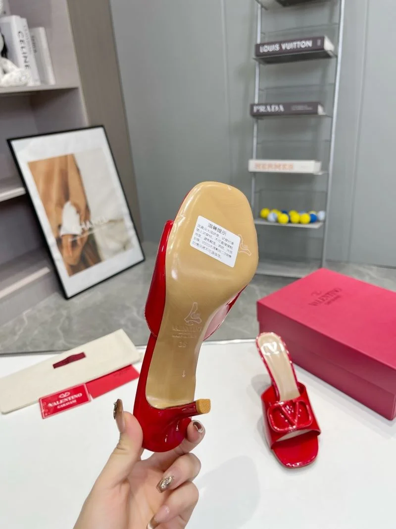 Chic Valentino Slippers 36579