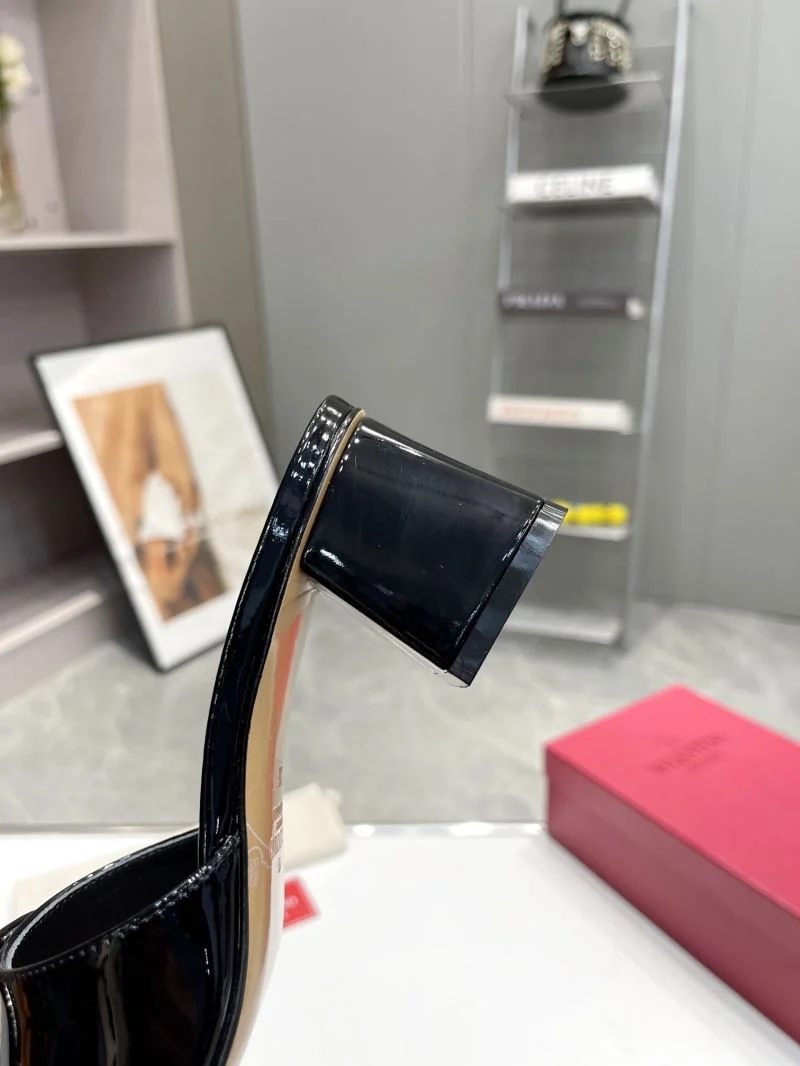 Contemporary Valentino Slippers 36572