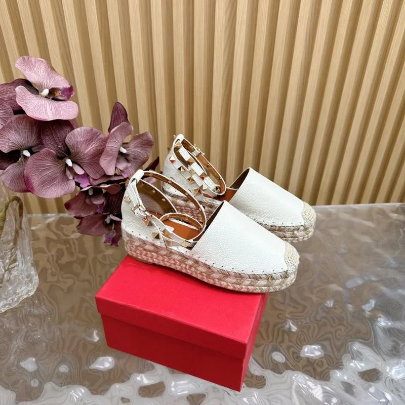 Supportive Valentino Slippers 36553