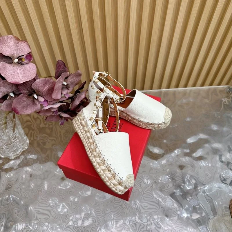 Supportive Valentino Slippers 36553