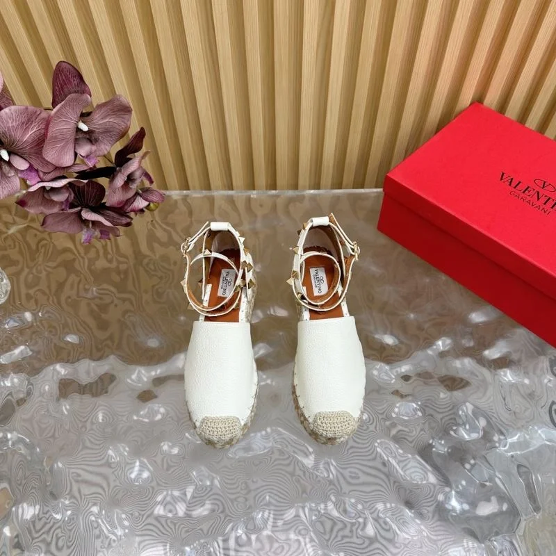 Supportive Valentino Slippers 36553