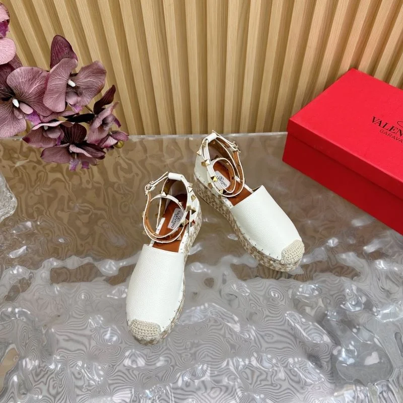 Supportive Valentino Slippers 36553