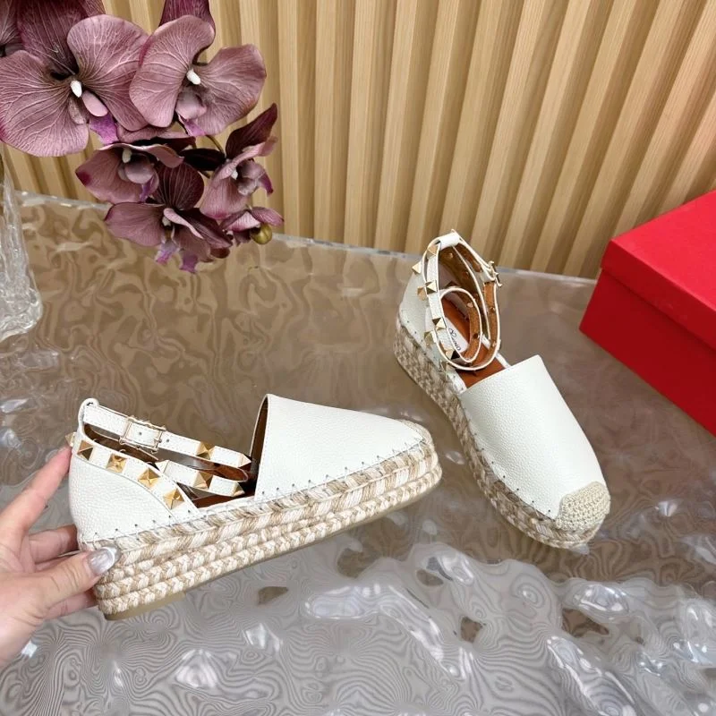 Supportive Valentino Slippers 36553