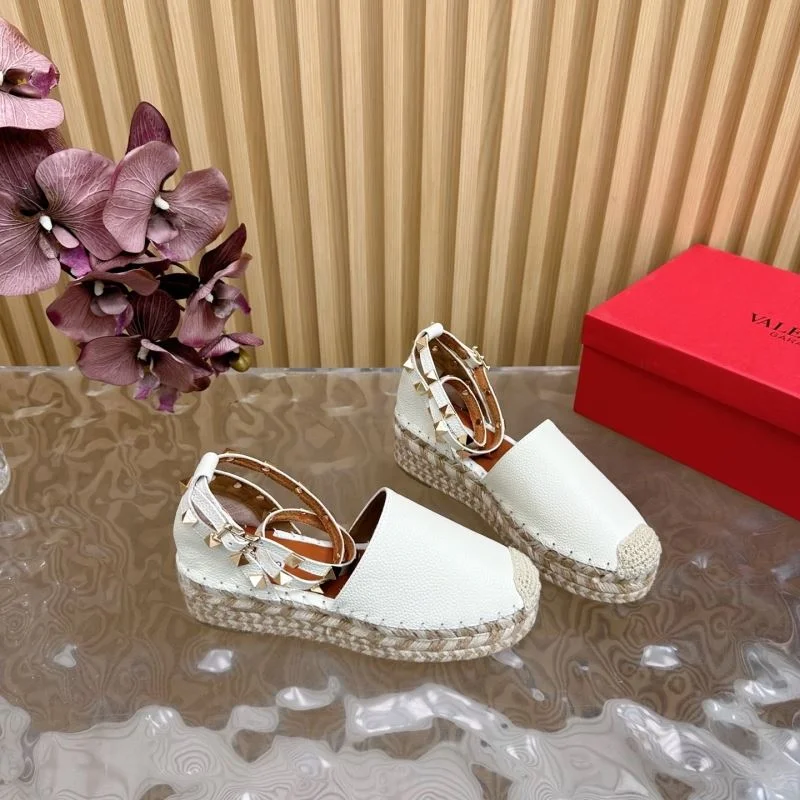 Supportive Valentino Slippers 36553