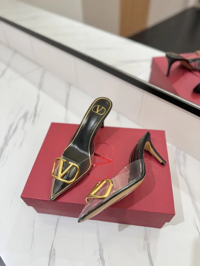 Efficient Valentino Slippers 36548