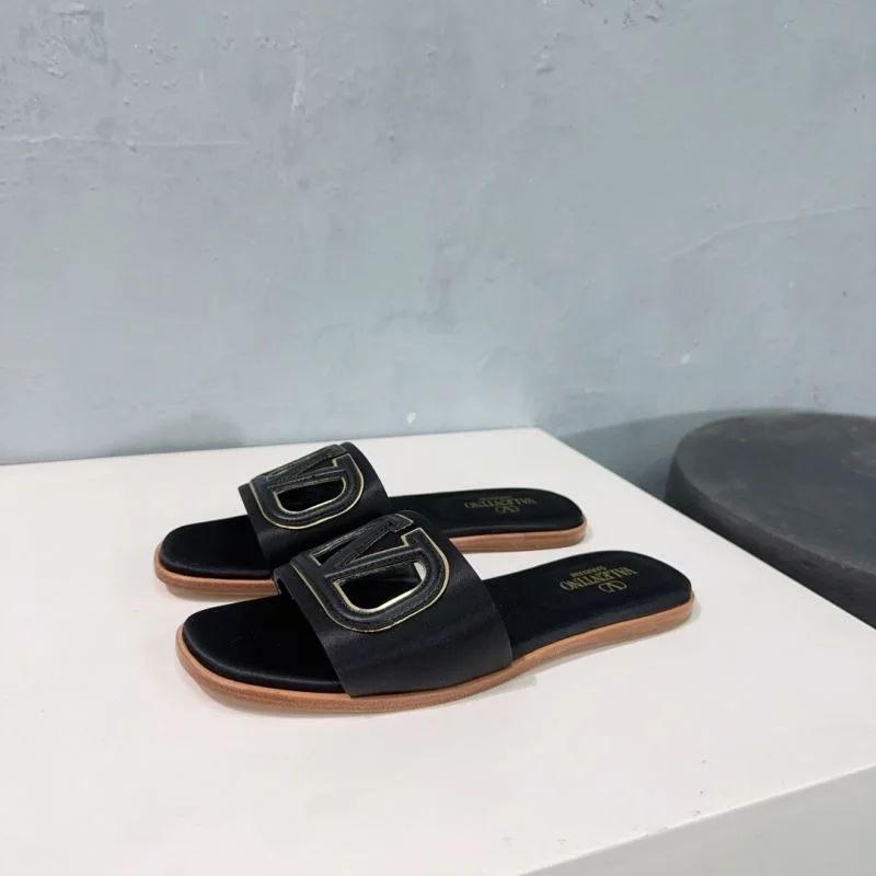 Refined Valentino Slippers 36538