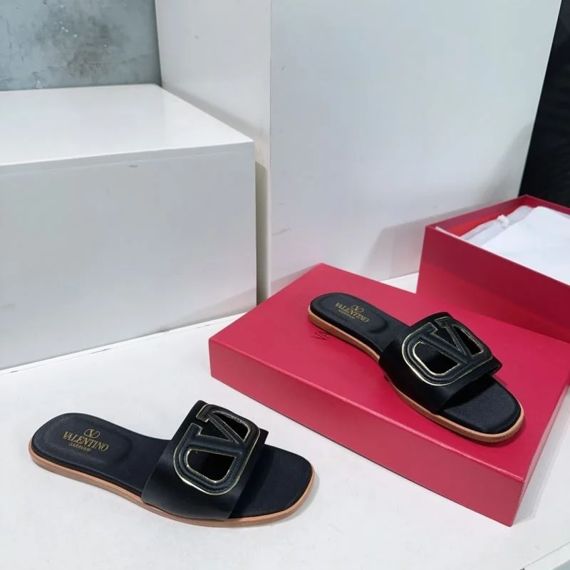 Refined Valentino Slippers 36538