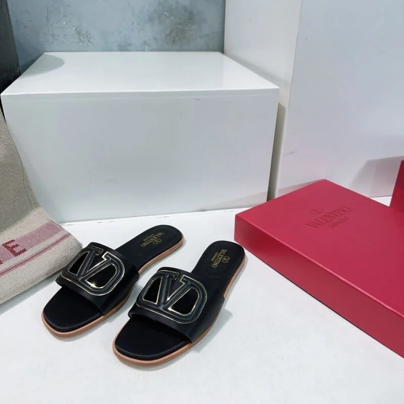 Refined Valentino Slippers 36538