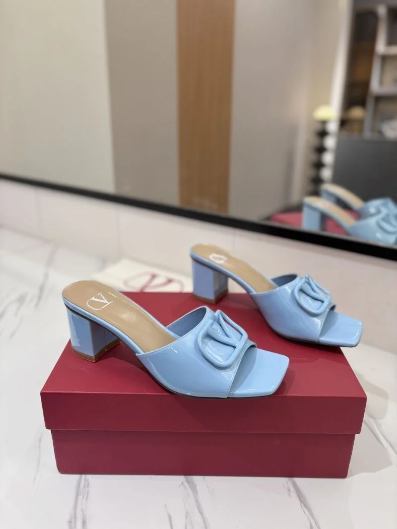 Supportive Valentino Slippers 36543