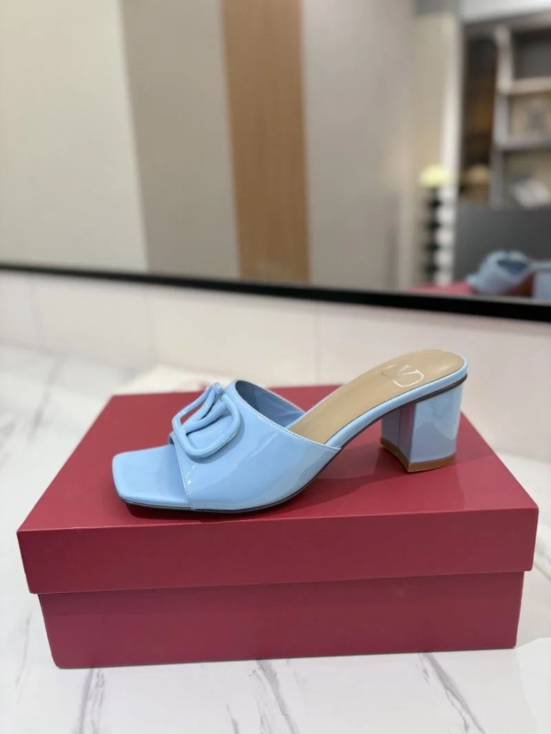 Supportive Valentino Slippers 36543