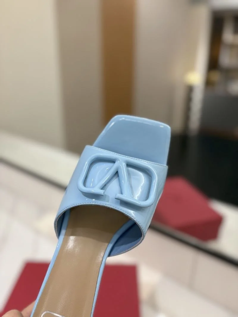 Supportive Valentino Slippers 36543