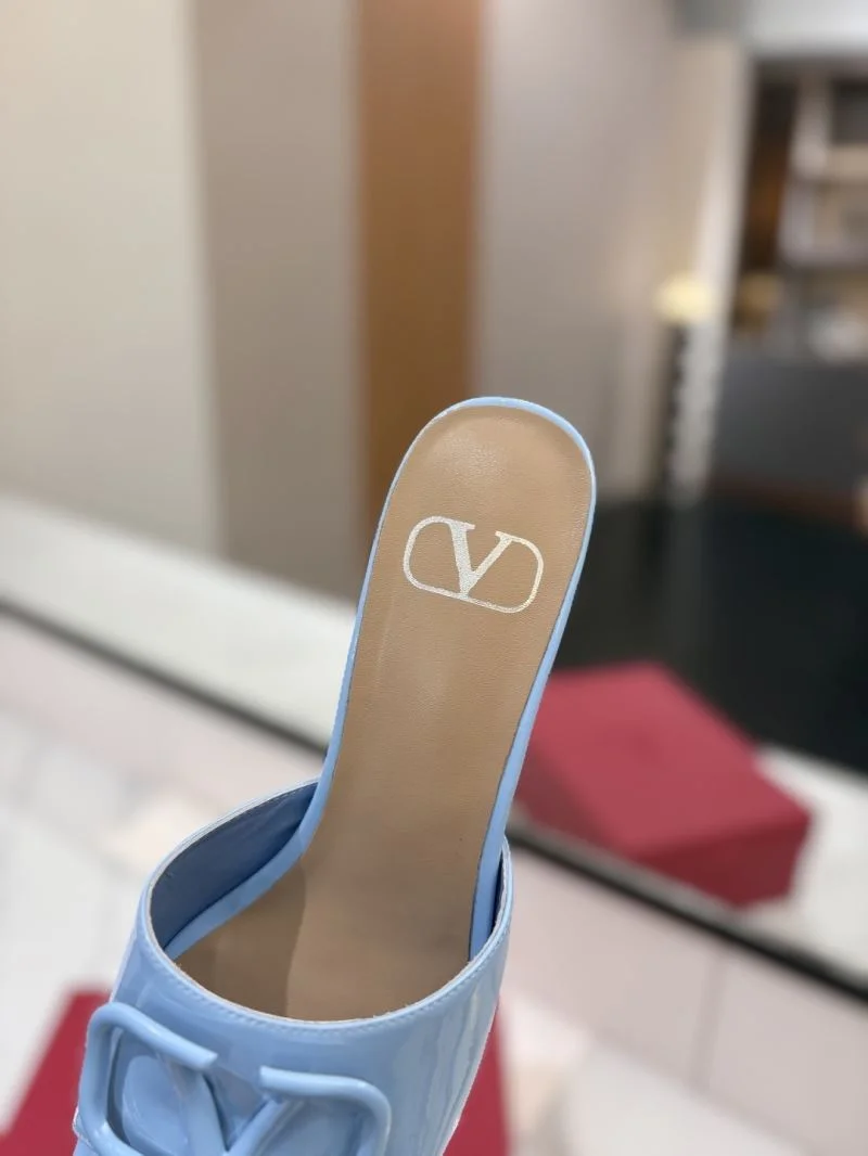 Supportive Valentino Slippers 36543